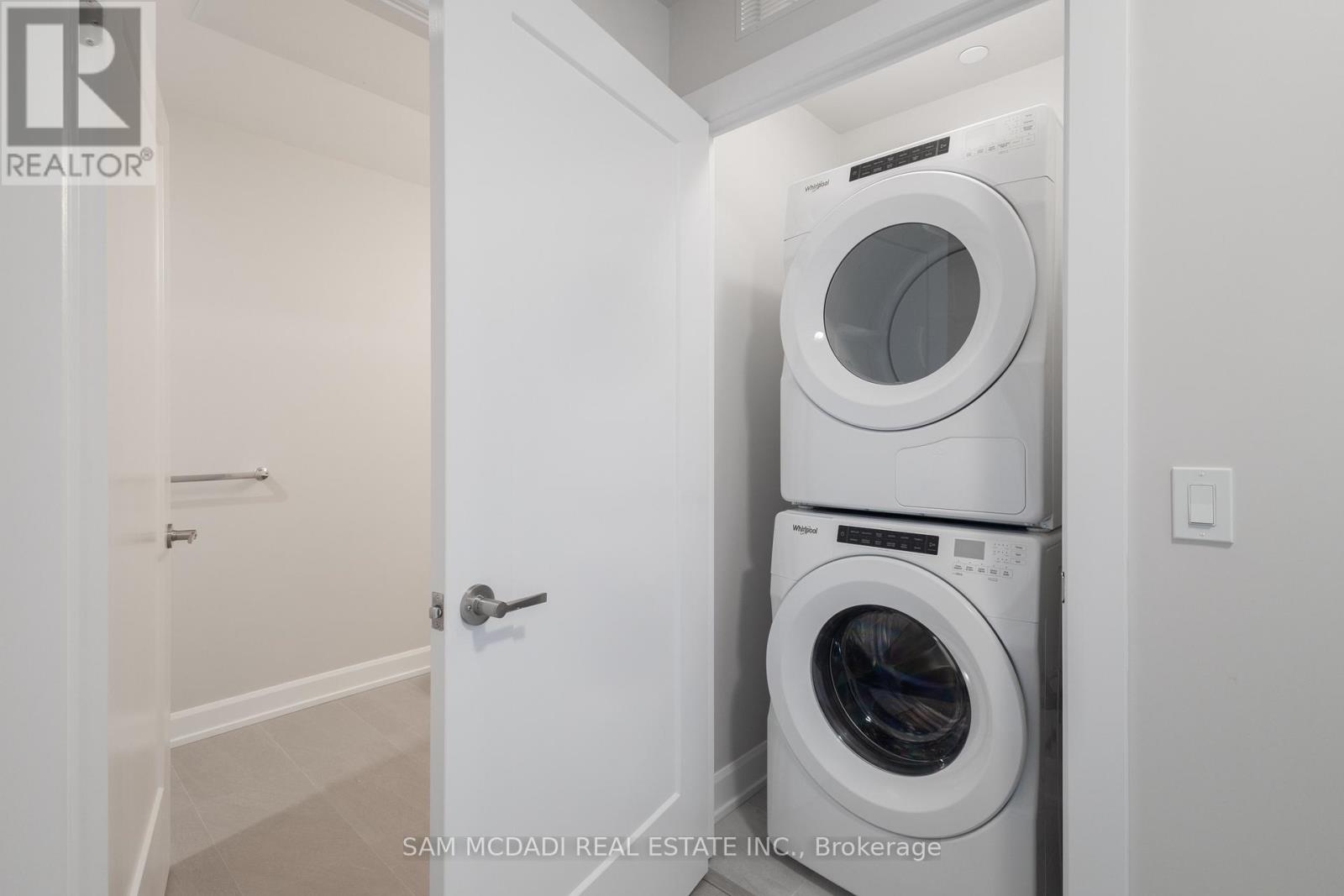 1503 - 3220 William Coltson Avenue, Oakville, Ontario  L6H 7X9 - Photo 6 - W12929588