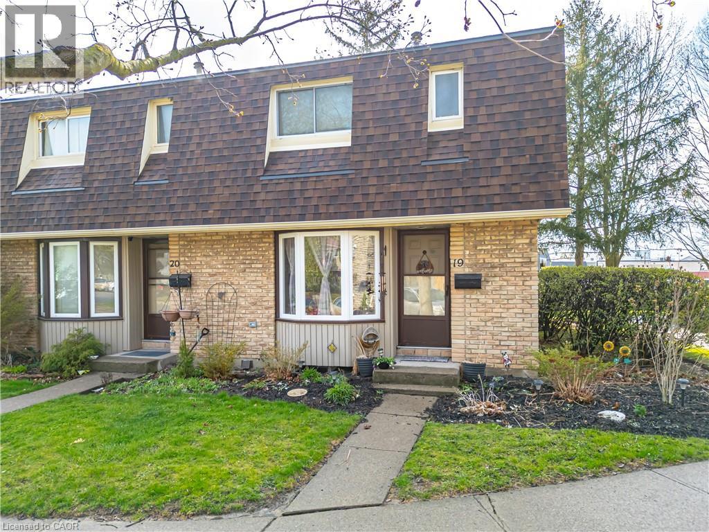 18 Barry Street Unit# 19, St. Catharines, Ontario  L2R 7J6 - Photo 2 - 40815693