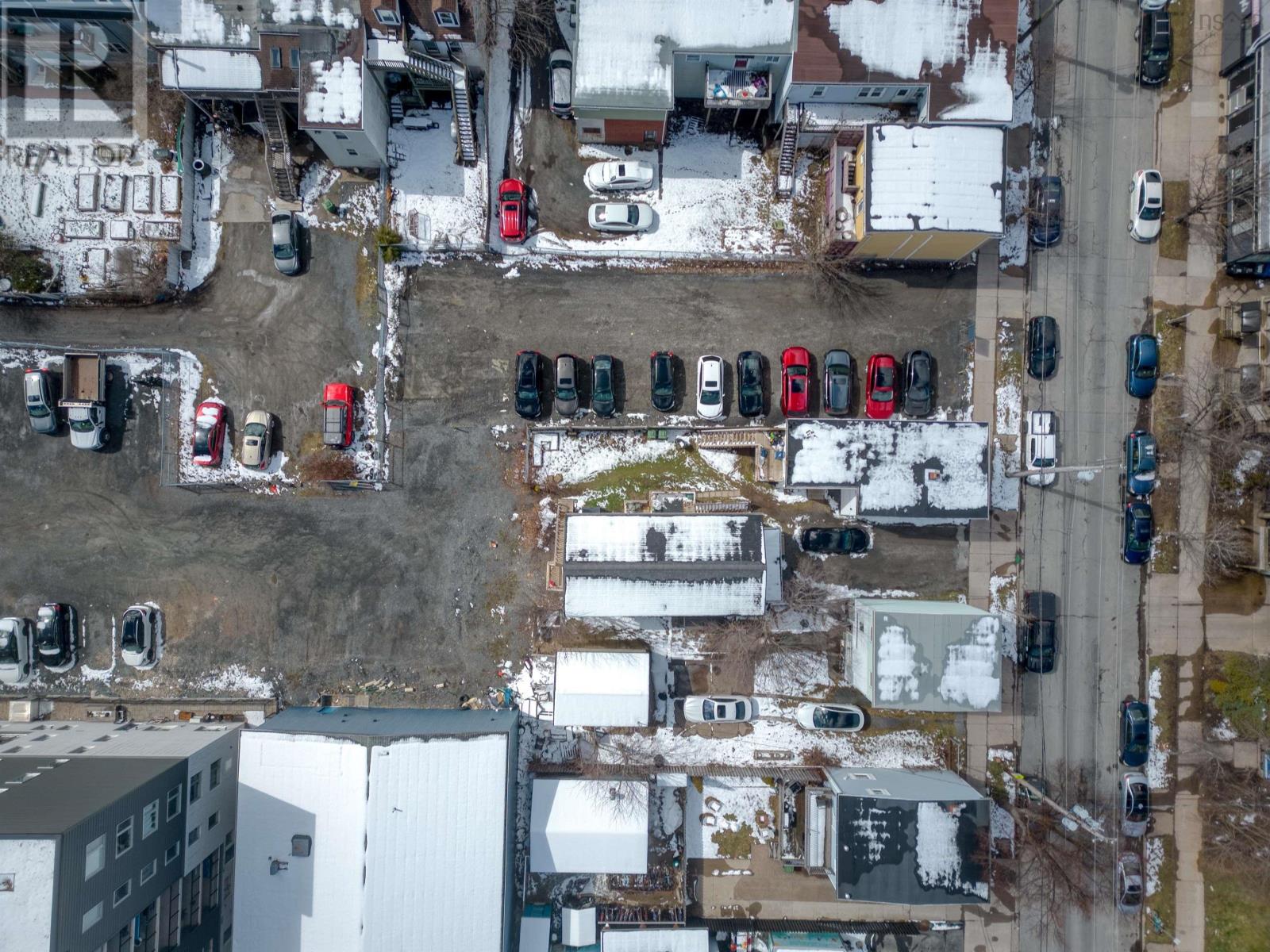5686 Charles Street, Halifax, Nova Scotia  B3K 1K4 - Photo 2 - 202508020