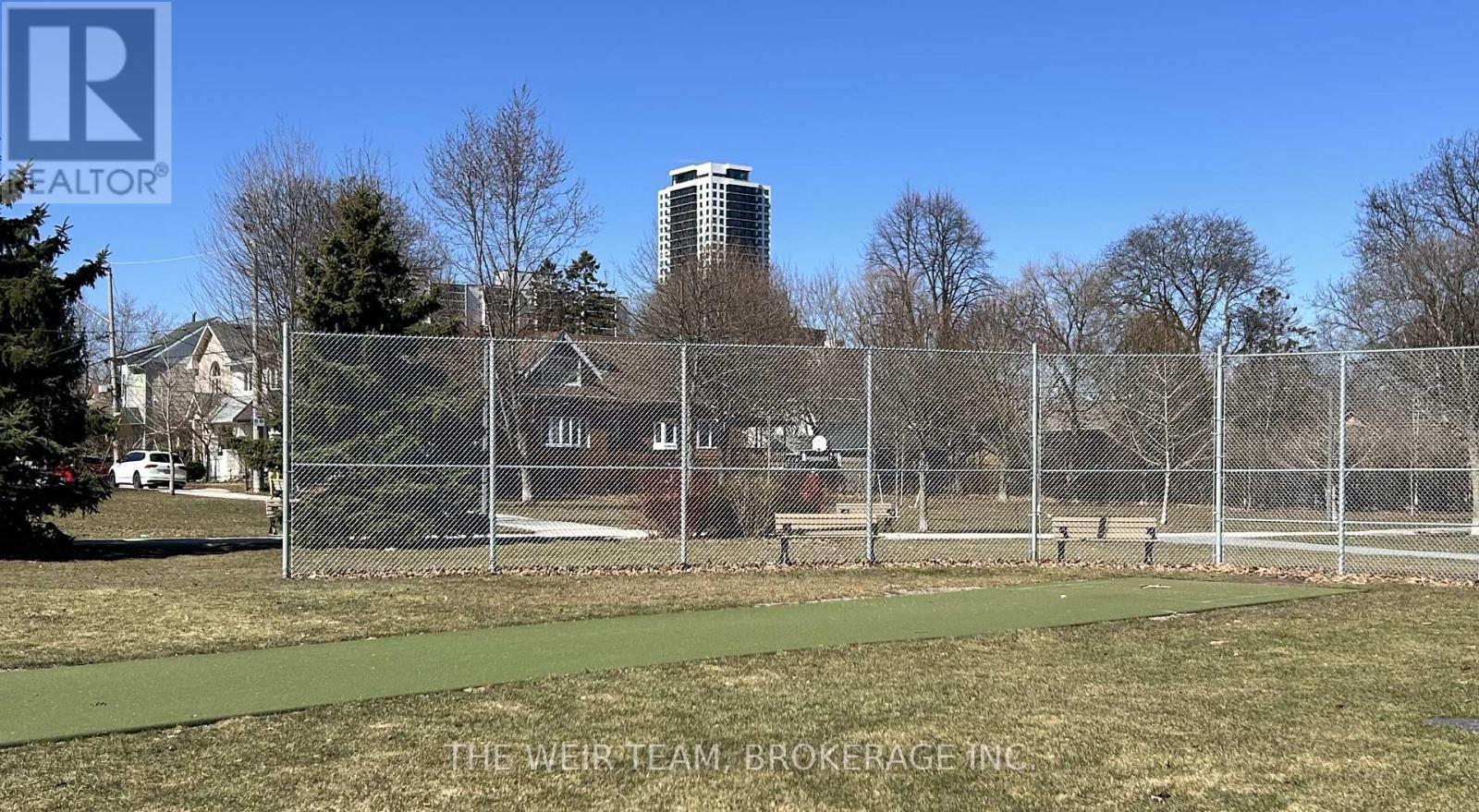 10 Eldon Avenue, Toronto, Ontario  M4C 5G1 - Photo 31 - E12926932