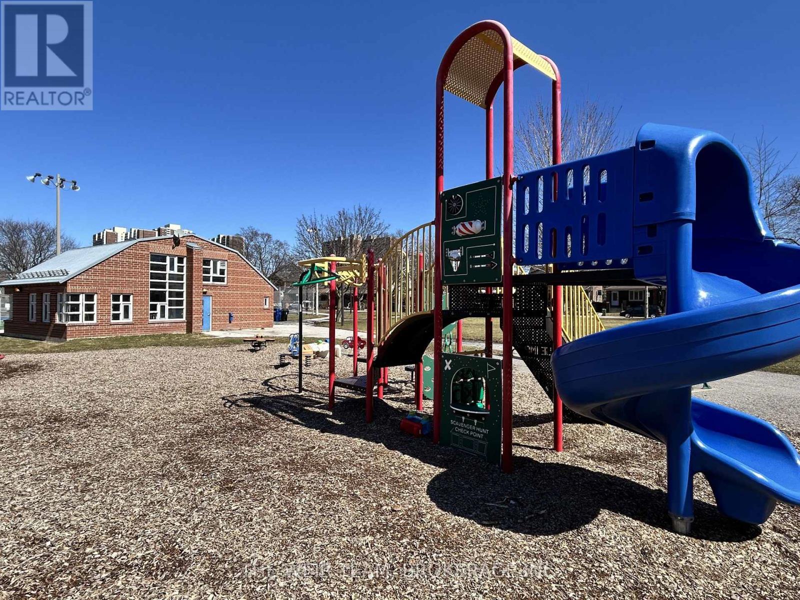 10 Eldon Avenue, Toronto, Ontario  M4C 5G1 - Photo 33 - E12926932