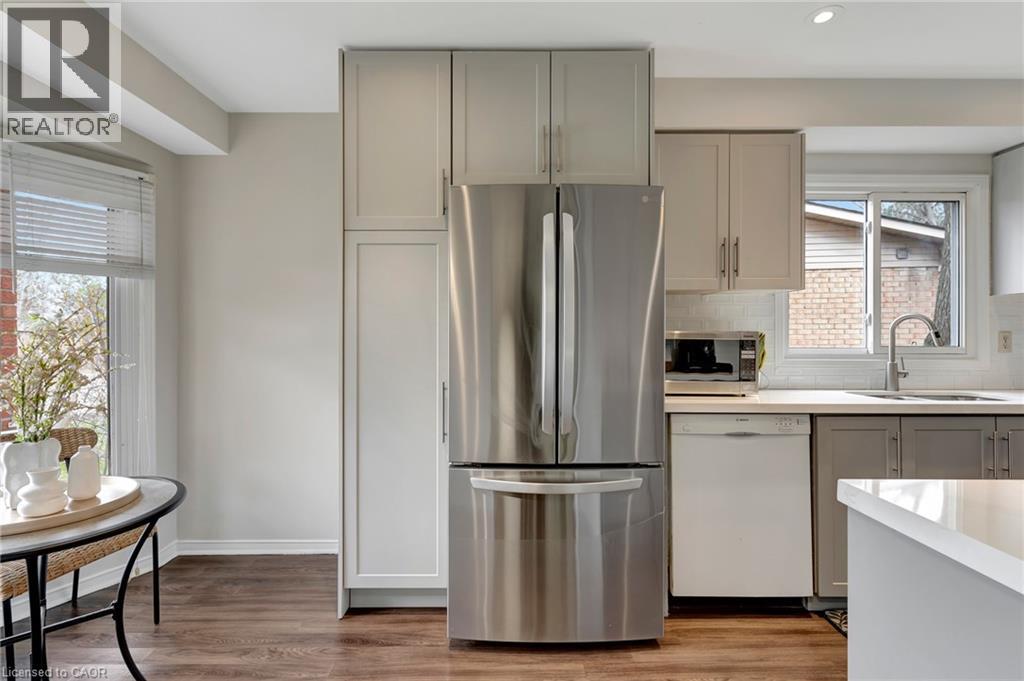 2427 Headon Forest Drive, Burlington, Ontario  L7M 3K7 - Photo 8 - 40799604