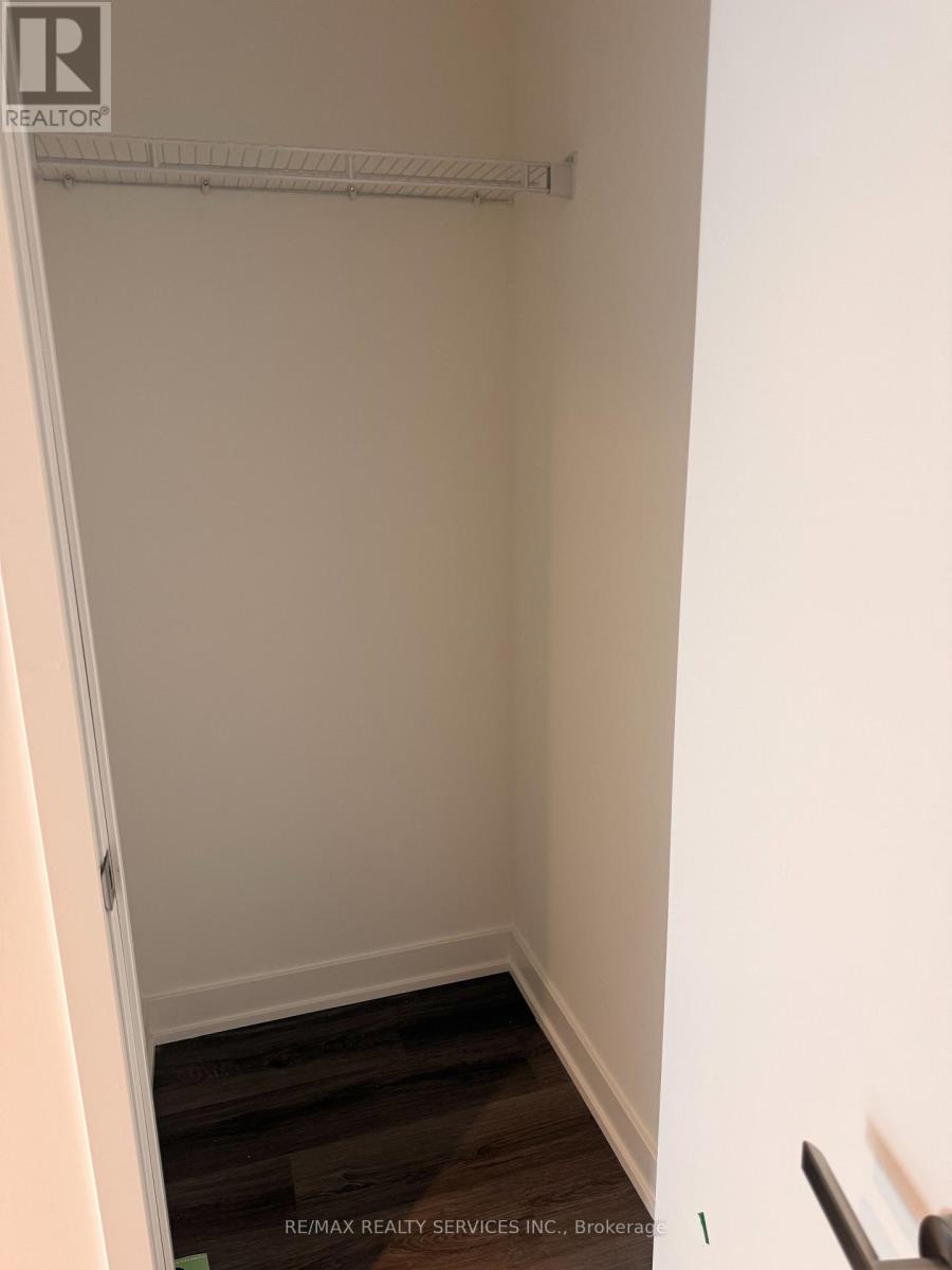 3907 - 448 Burnhamthorpe Road W, Mississauga, Ontario  L5A 3H7 - Photo 5 - W12926856