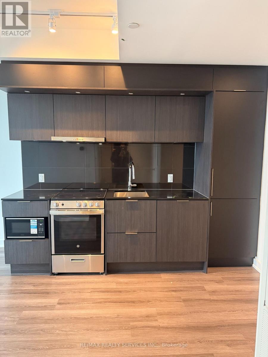 3907 - 448 Burnhamthorpe Road W, Mississauga, Ontario  L5A 3H7 - Photo 6 - W12926856