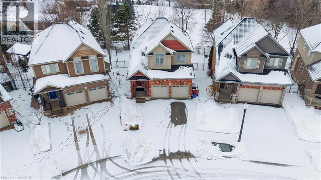 941 Pioneer Grove Court, Kitchener, Ontario  N2P 0B2 - Photo 3 - 40806897