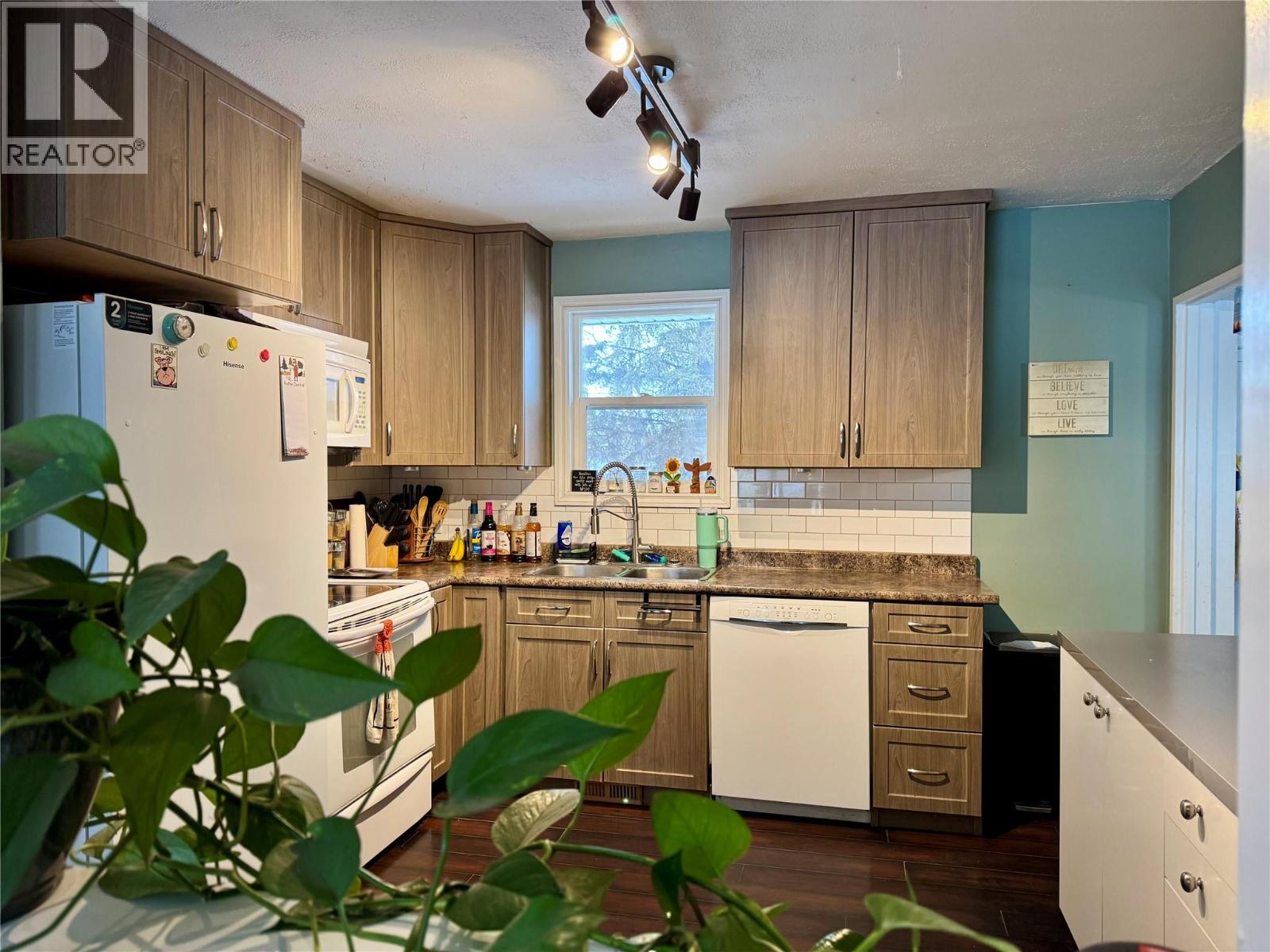 1548 110 Avenue, Dawson Creek, British Columbia  V1G 2W2 - Photo 5 - 10379938