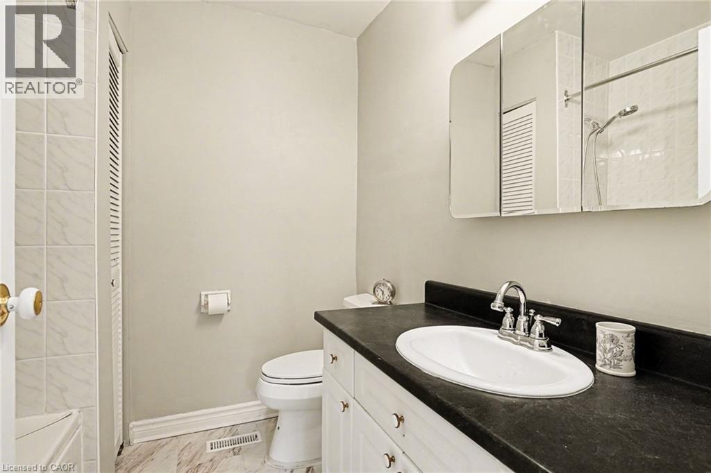 2381 Middlesmoor Crescent, Burlington, Ontario  L7P 3X4 - Photo 18 - 40815685