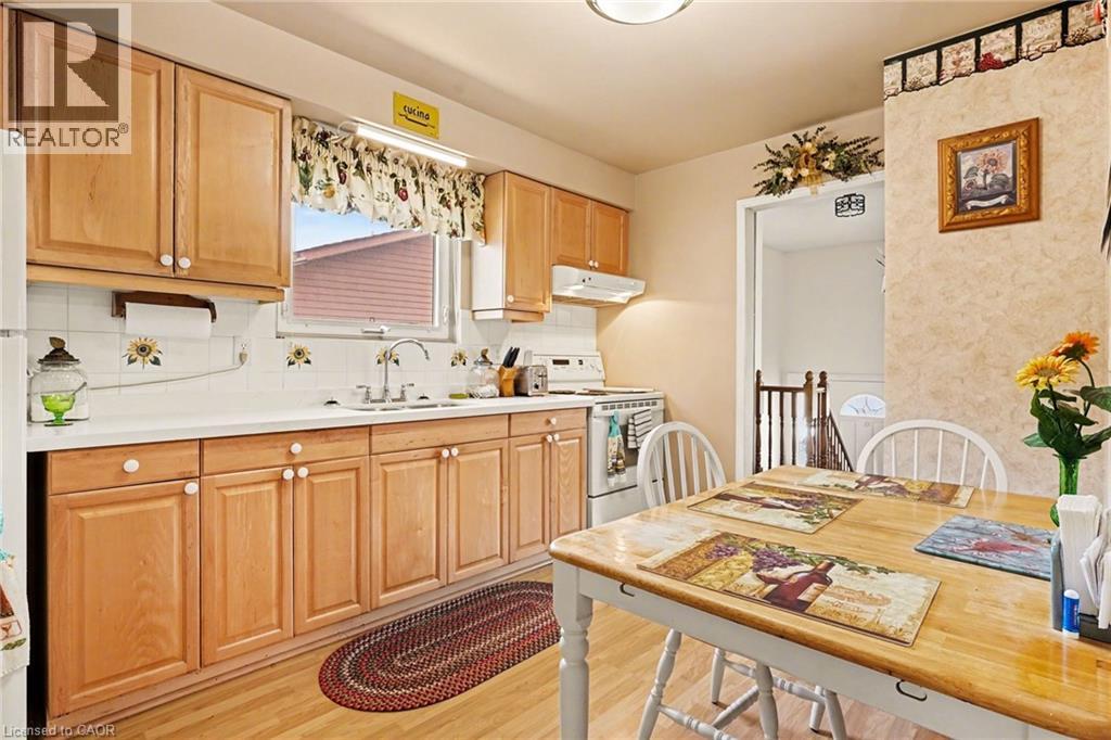 2381 Middlesmoor Crescent, Burlington, Ontario  L7P 3X4 - Photo 8 - 40815685