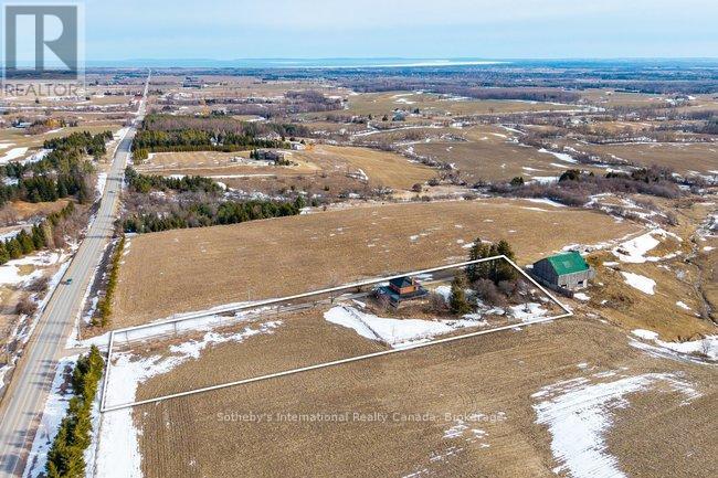 1943 Fairgrounds Road S, Clearview, Ontario L0M 1G0 - Photo 4 - S12925334
