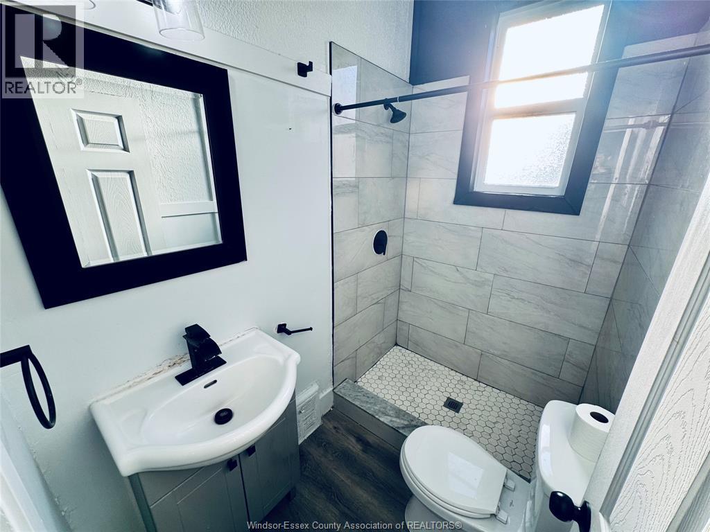 531 Langlois Unit# Main, Windsor, Ontario N9A 2G3 - Photo 18 - 26006399