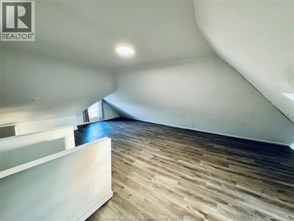 531 Langlois Unit# Main, Windsor, Ontario N9A 2G3 - Photo 40 - 26006399