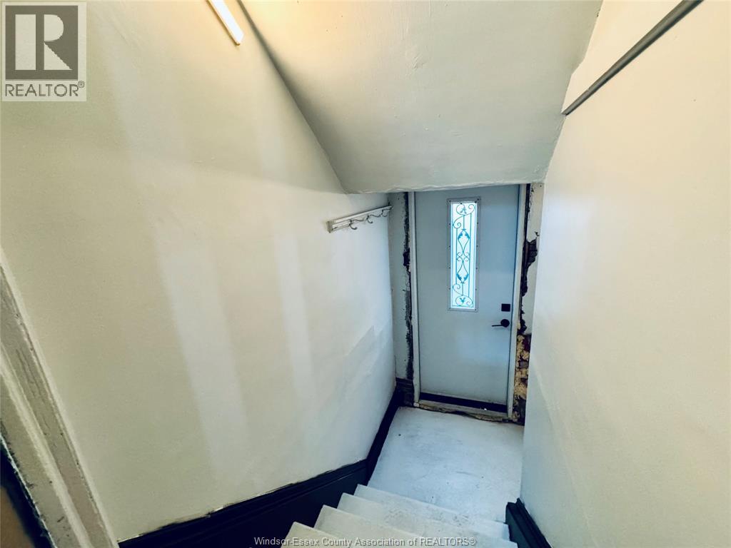 531 Langlois Unit# Main, Windsor, Ontario N9A 2G3 - Photo 41 - 26006399