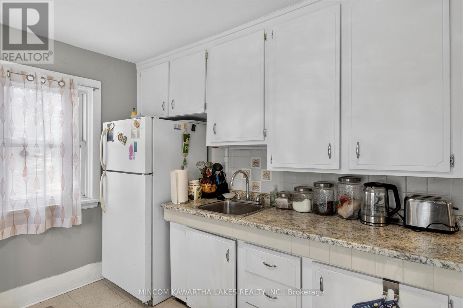 469 Edison Avenue, Peterborough, Ontario  K9J 4G4 - Photo 10 - X12929626