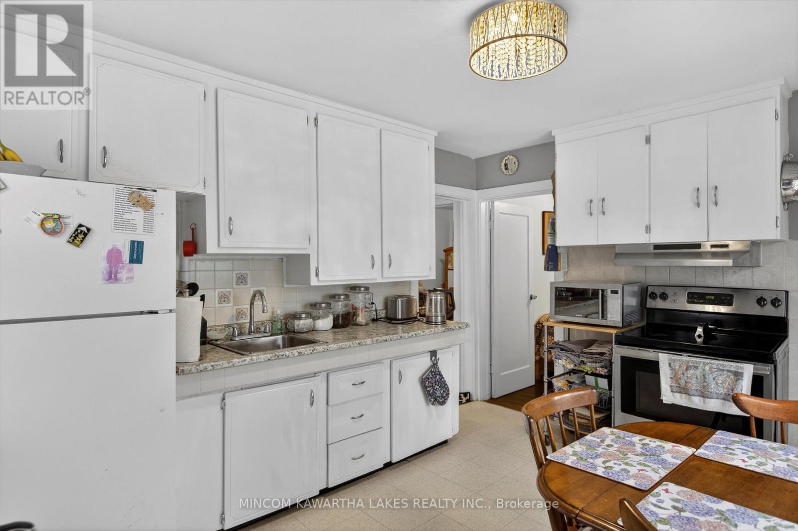 469 Edison Avenue, Peterborough, Ontario  K9J 4G4 - Photo 6 - X12929626