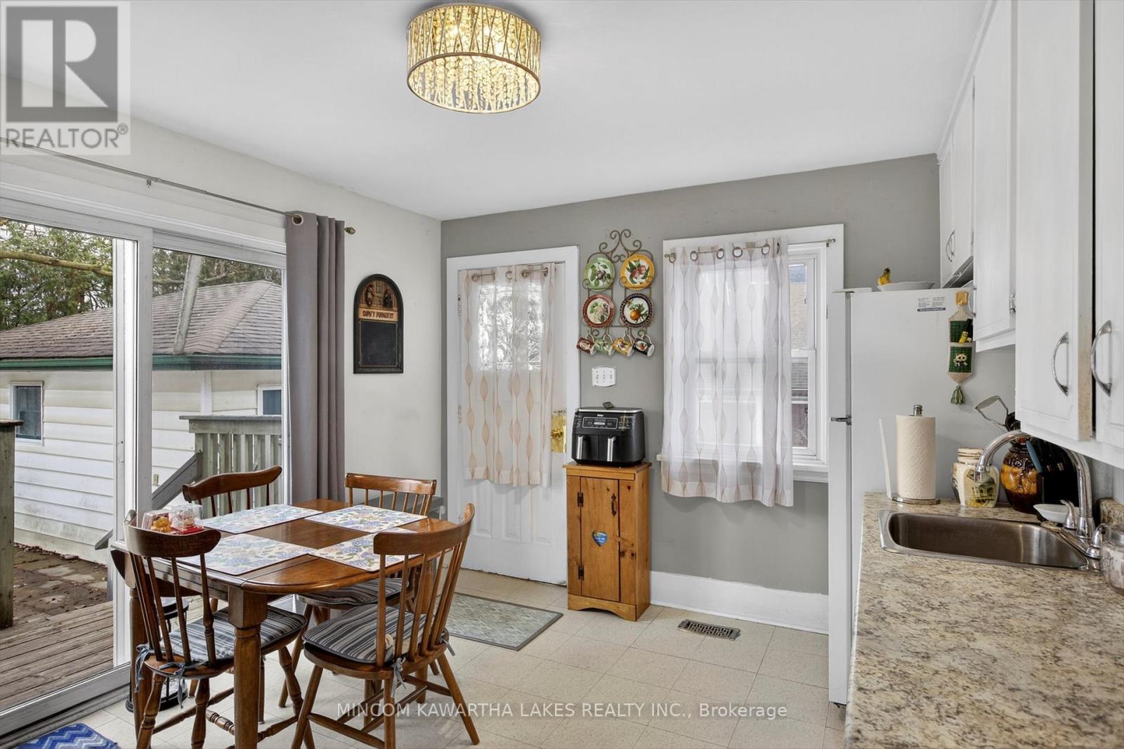 469 Edison Avenue, Peterborough, Ontario  K9J 4G4 - Photo 9 - X12929626