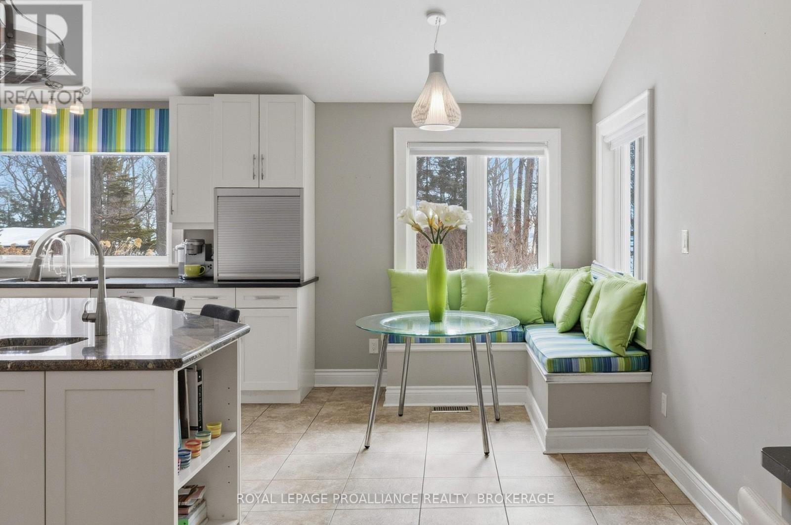 27 Riverside Drive, Kingston, Ontario  K7L 4V1 - Photo 12 - X12929684