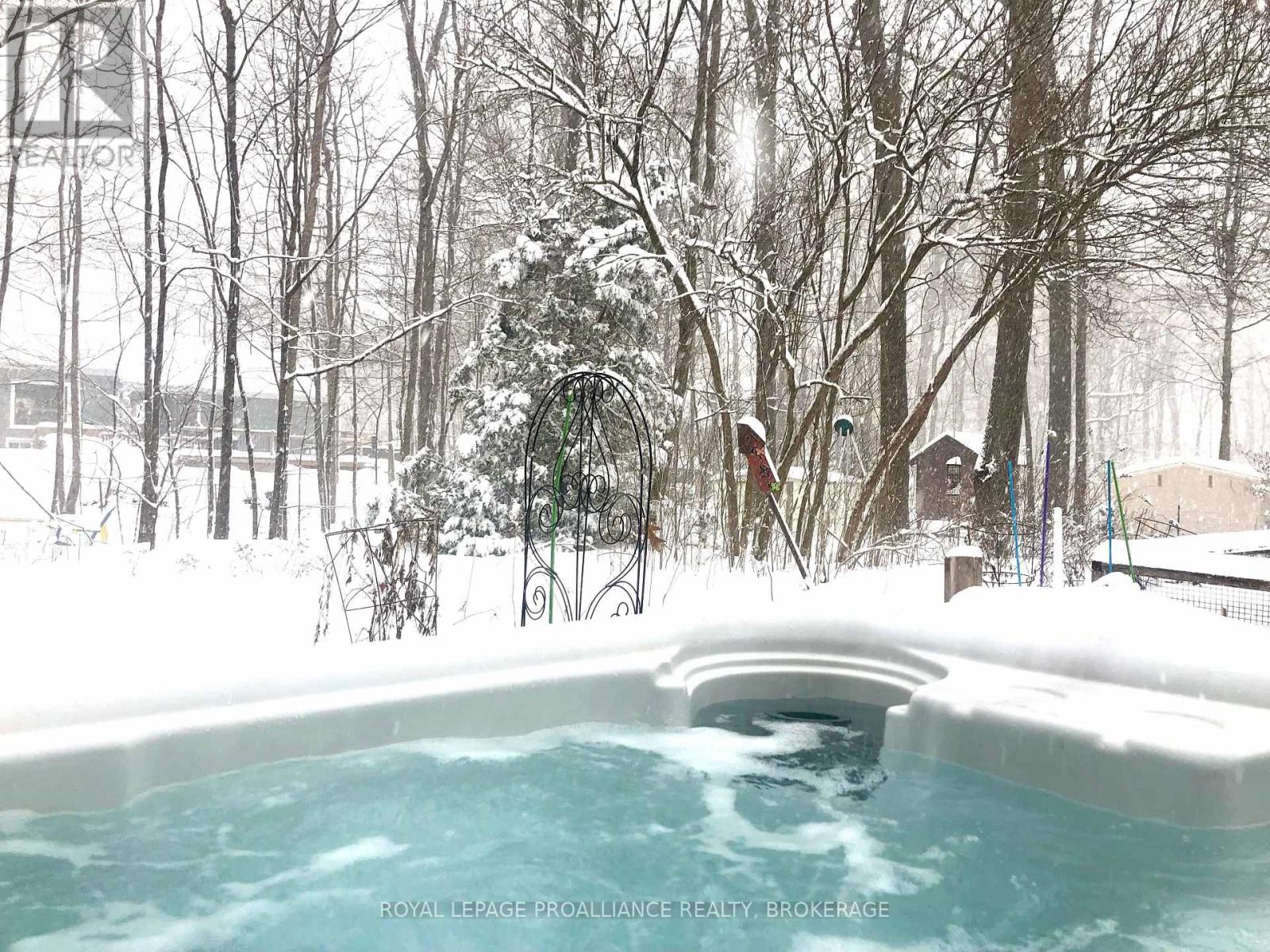 27 Riverside Drive, Kingston, Ontario  K7L 4V1 - Photo 39 - X12929684