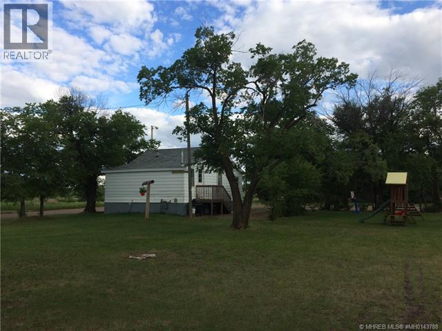 132 3 Avenue E, Empress, Alberta  T0J 1E0 - Photo 9 - A2274424