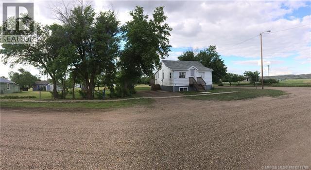 132 3 Avenue E, Empress, Alberta  T0J 1E0 - Photo 10 - A2274424