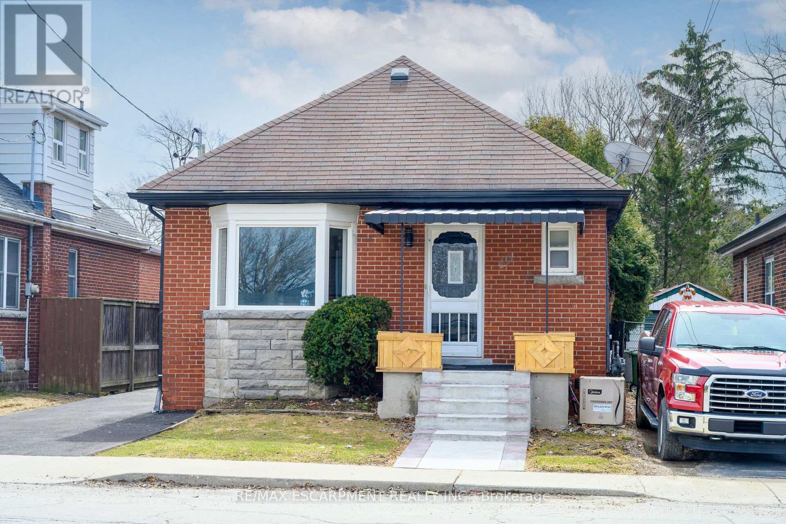 150 Brucedale Avenue E, Hamilton, Ontario  L9A 1N6 - Photo 3 - X12879932