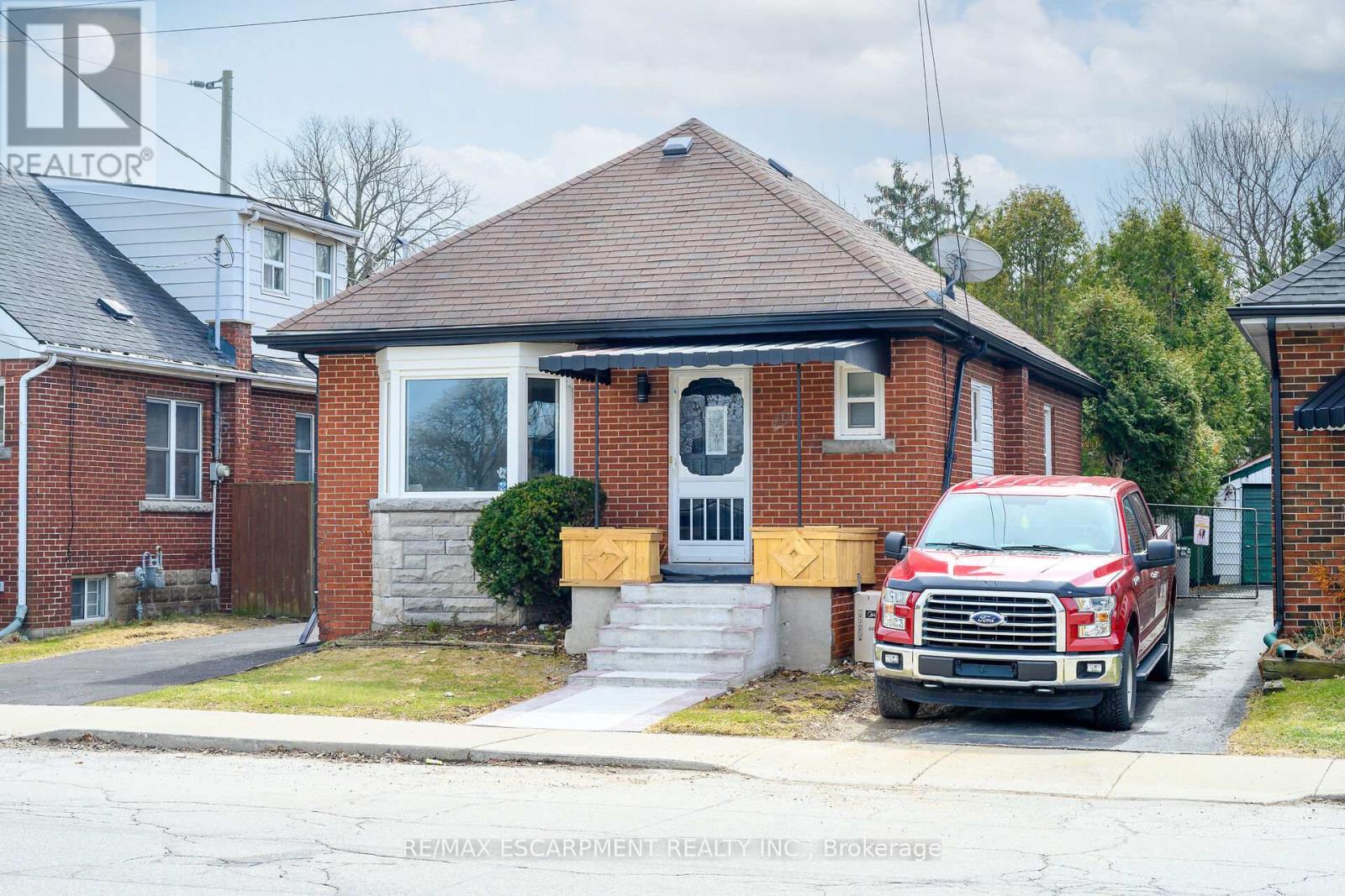 150 Brucedale Avenue E, Hamilton, Ontario  L9A 1N6 - Photo 2 - X12879932