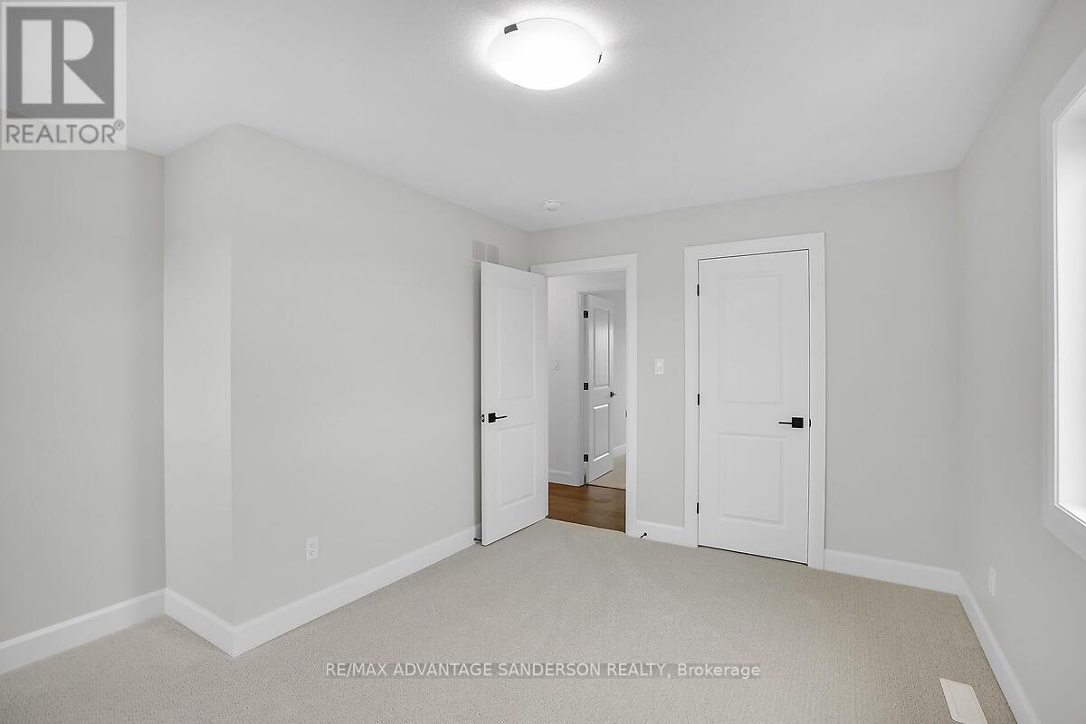 243 Songbird Lane, Middlesex Centre, Ontario  N0M 2A0 - Photo 44 - X12929638