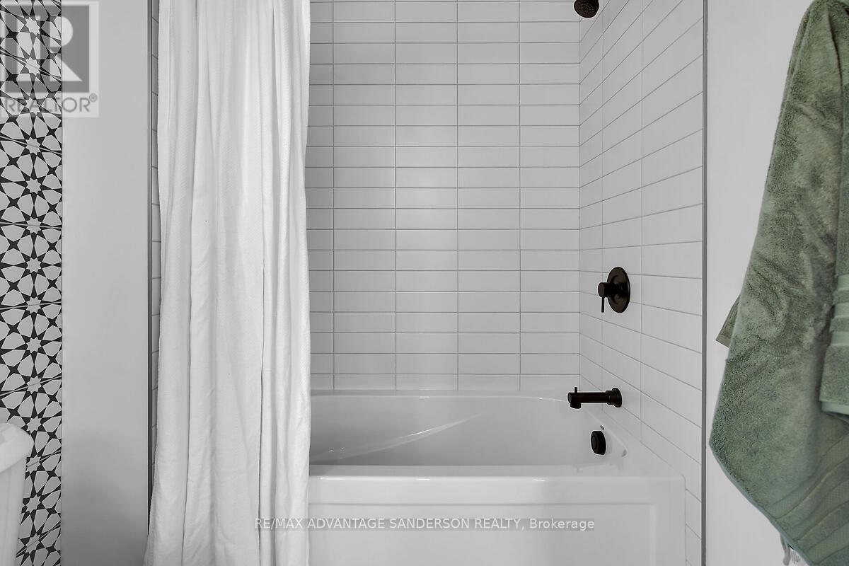 72 Arrowwood Path, Middlesex Centre, Ontario  N0M 2A0 - Photo 33 - X12929674