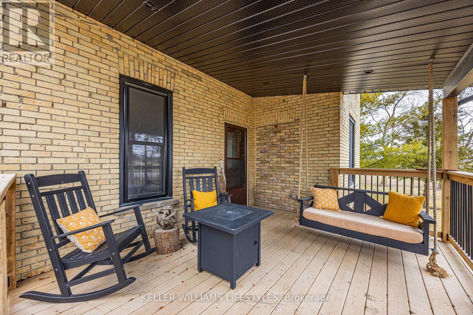 35643 Coursey Line, Lucan Biddulph, Ontario  N0M 2J0 - Photo 3 - X12929702