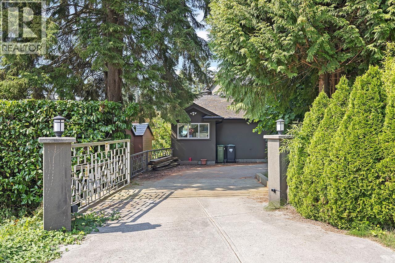 3582 Edgemont Boulevard, North Vancouver, British Columbia  V7R 2P7 - Photo 11 - R3103994
