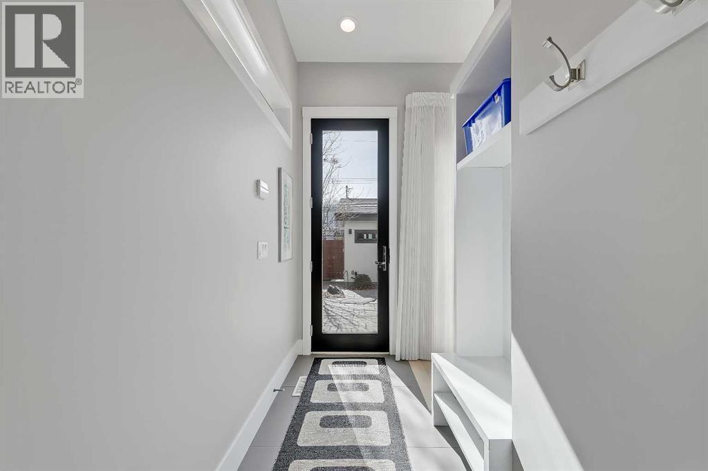 1705 46 Avenue Sw, Calgary, Alberta  T2T 2R6 - Photo 19 - A2296408