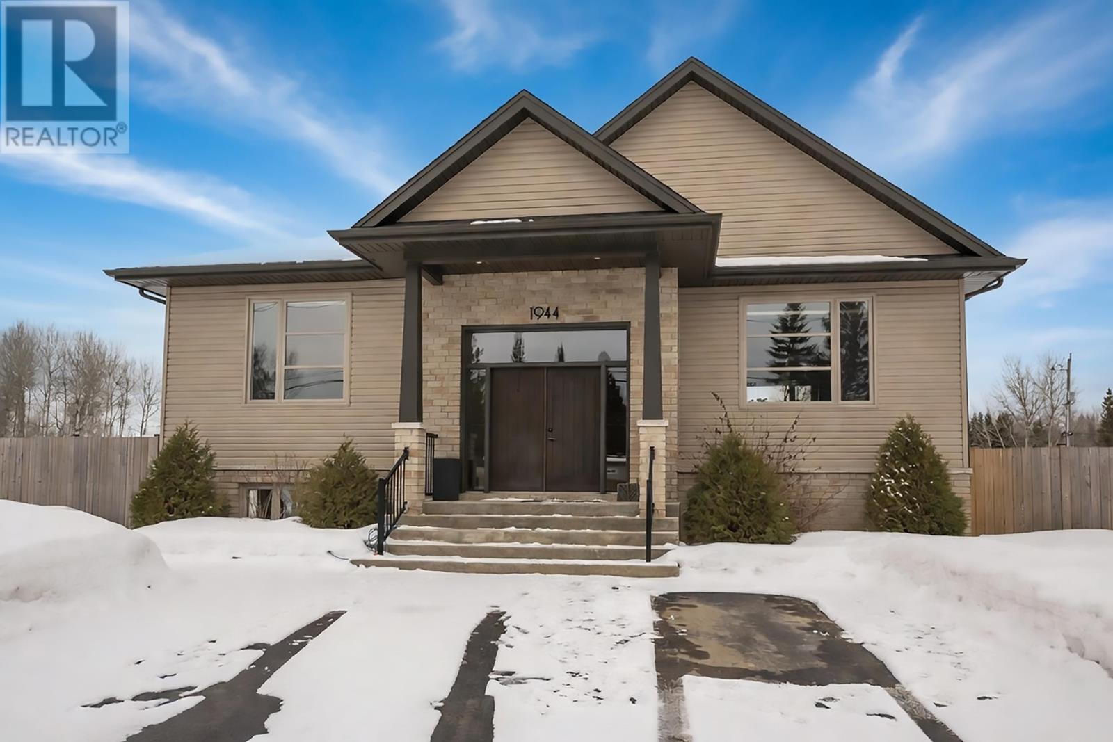 1944 Rosslyn Road, Thunder Bay, Ontario  P7K 1H8 - Photo 3 - TB2600480