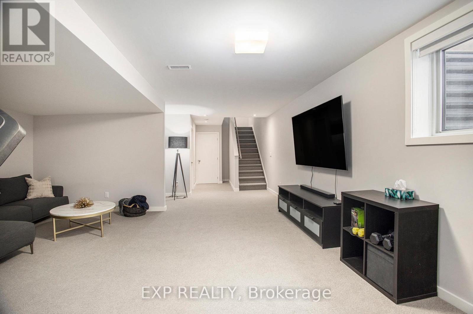 1022 Lunar Glow Crescent, Ottawa, Ontario  K4M 0J9 - Photo 23 - X12929710