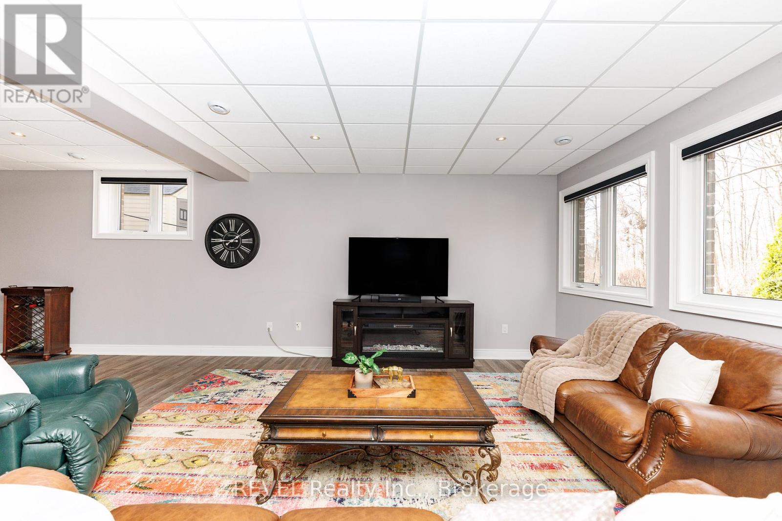 9421 Madison Crescent, Niagara Falls, Ontario  L2H 0M3 - Photo 38 - X12929614