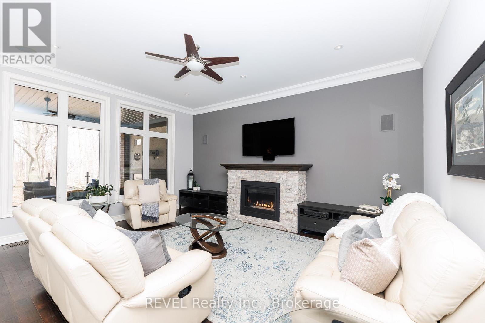 9421 Madison Crescent, Niagara Falls, Ontario  L2H 0M3 - Photo 8 - X12929614