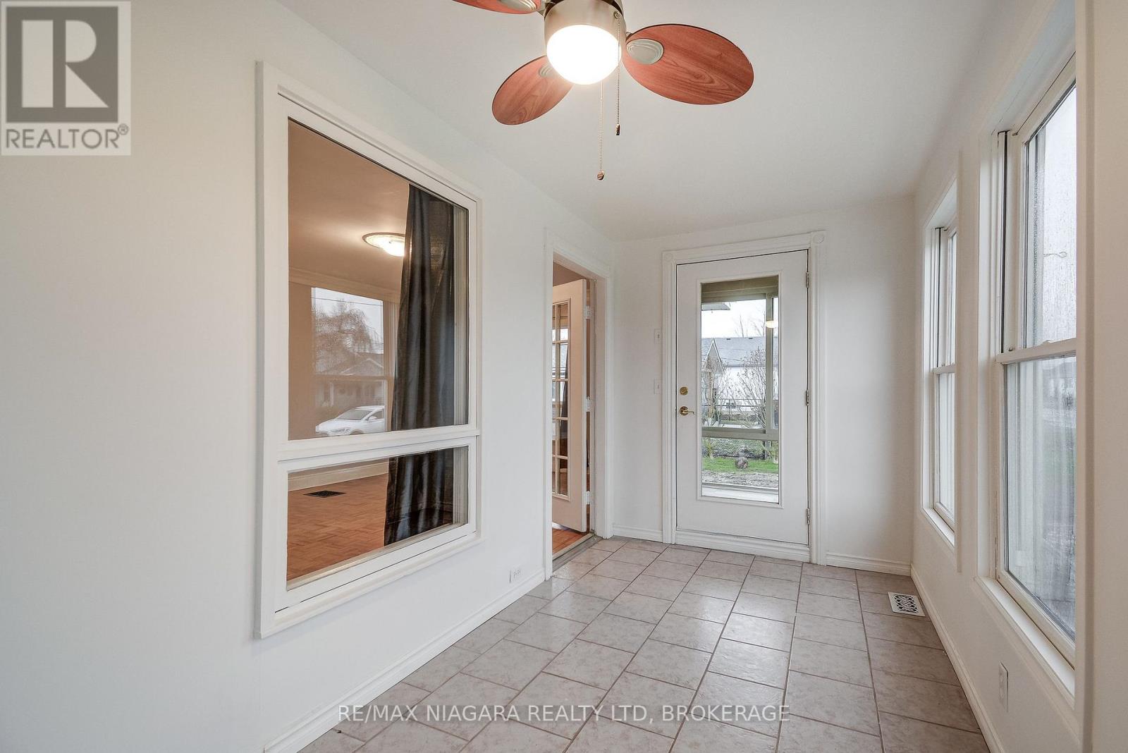 71 Joseph Street, Fort Erie, Ontario  L2A 5J6 - Photo 10 - X12929784