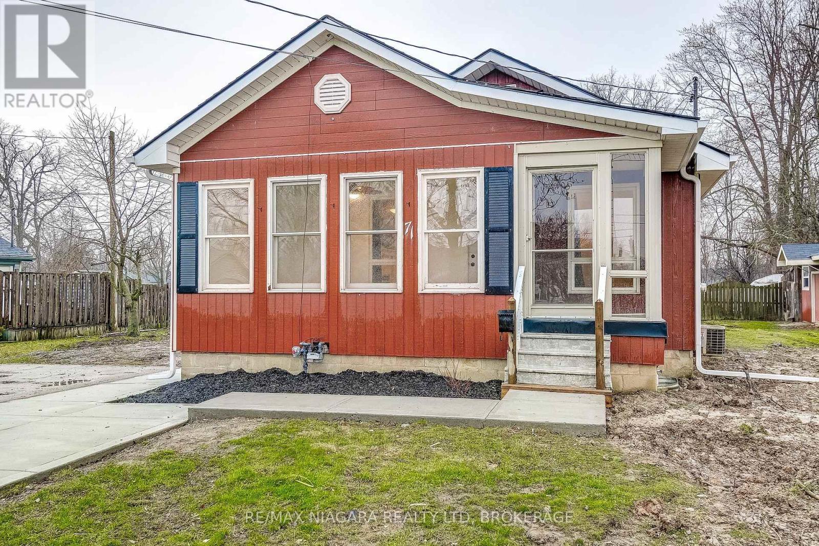 71 Joseph Street, Fort Erie, Ontario  L2A 5J6 - Photo 4 - X12929784