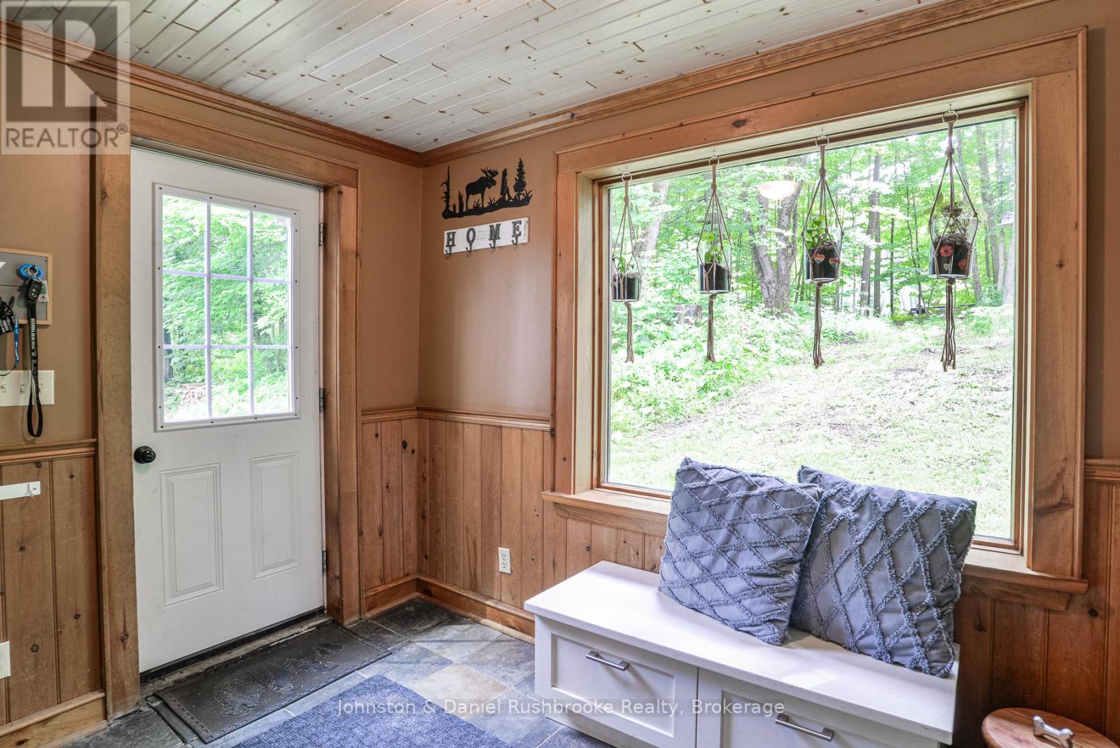 1658 Housey's Rapids Road, Gravenhurst, Ontario  P1P 1R3 - Photo 3 - X12929598