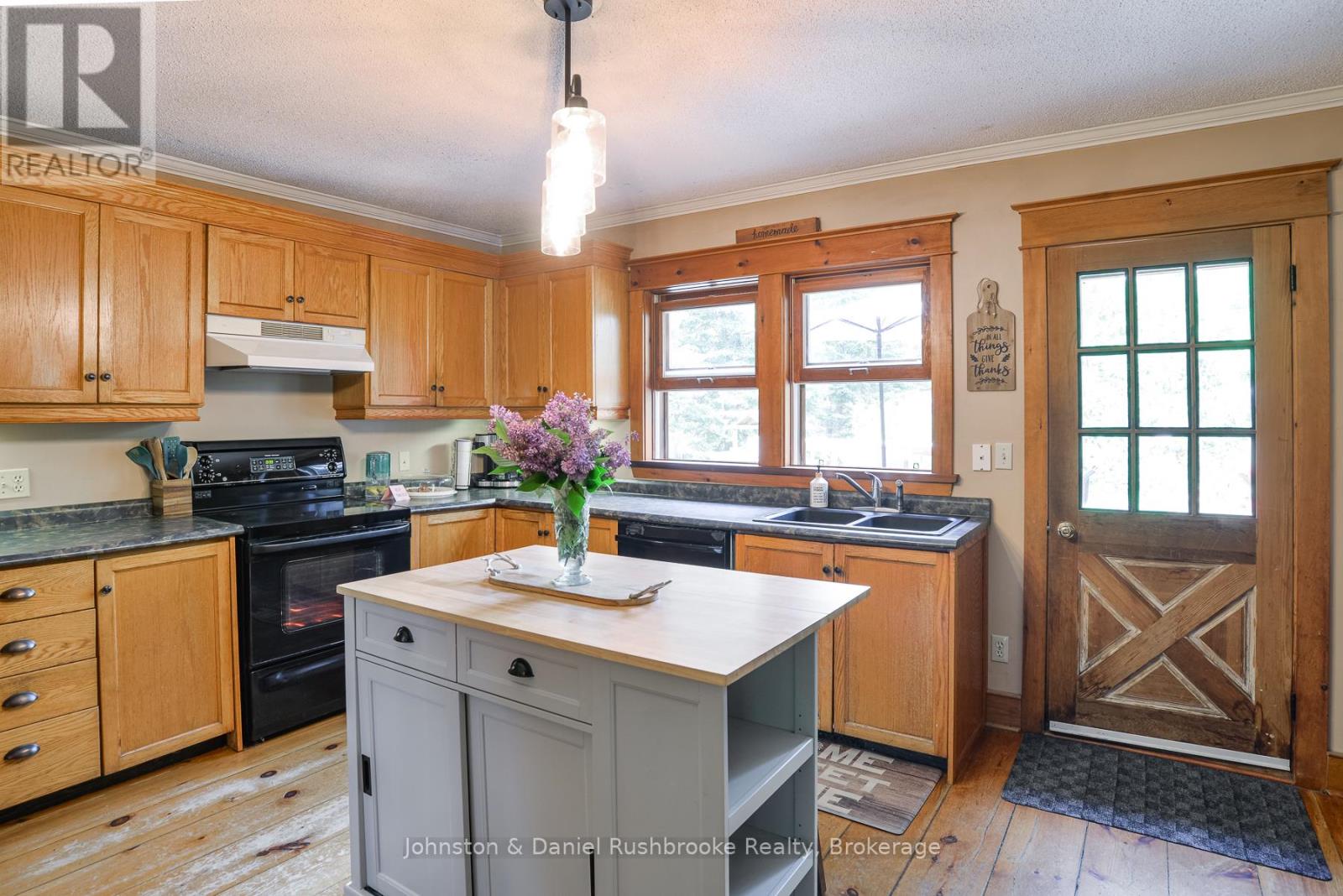 1658 Housey's Rapids Road, Gravenhurst, Ontario  P1P 1R3 - Photo 7 - X12929598