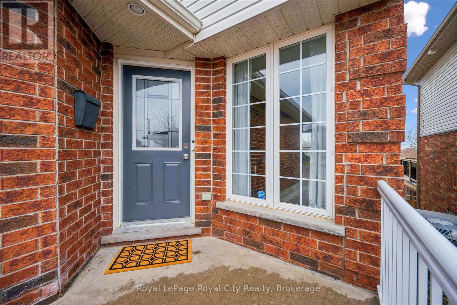 11 Valleyhaven Lane, Guelph, Ontario  N1E 0A3 - Photo 6 - X12929824