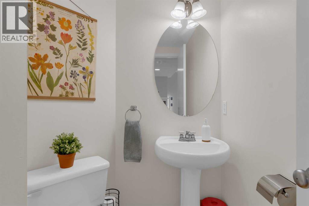 37 Prestwick Rise Se, Calgary, Alberta  T2Z 4A6 - Photo 15 - A2295393