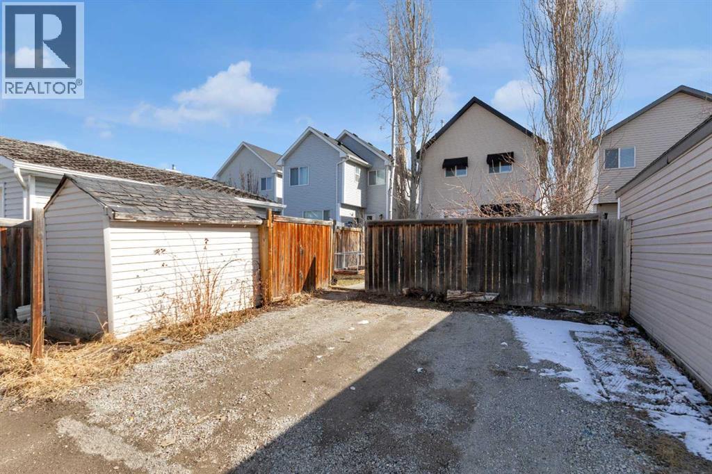 37 Prestwick Rise Se, Calgary, Alberta  T2Z 4A6 - Photo 30 - A2295393