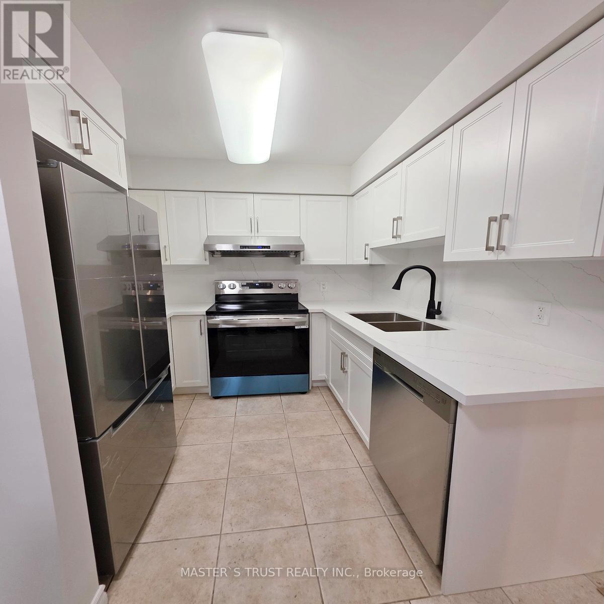 2318 - 35 HOLLYWOOD AVENUE, Toronto, Ontario