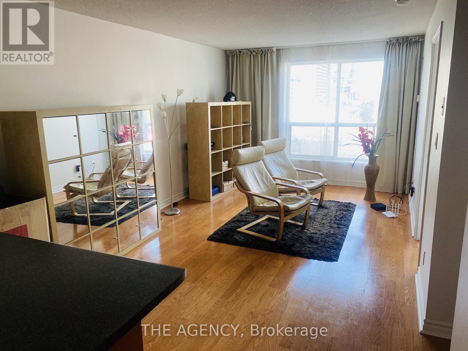 605 - 410 Queens Quay W, Toronto, Ontario  M5V 3T1 - Photo 4 - C12929788