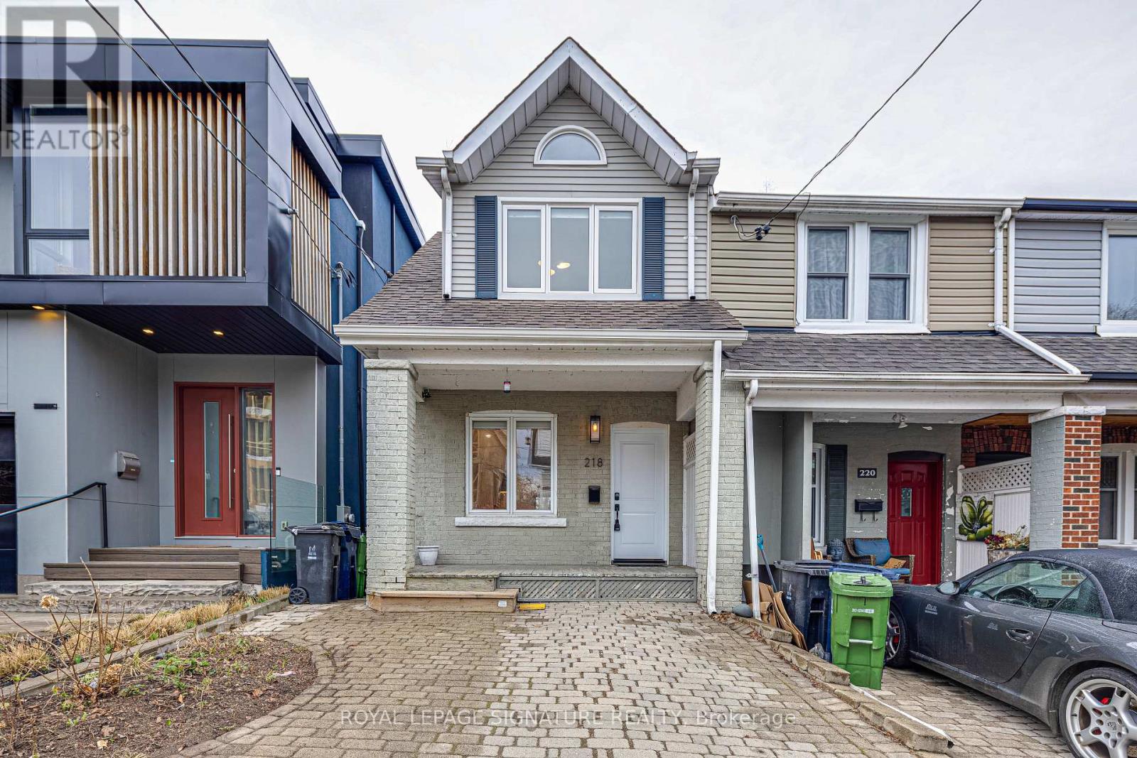 218 LEE AVENUE, Toronto, Ontario
