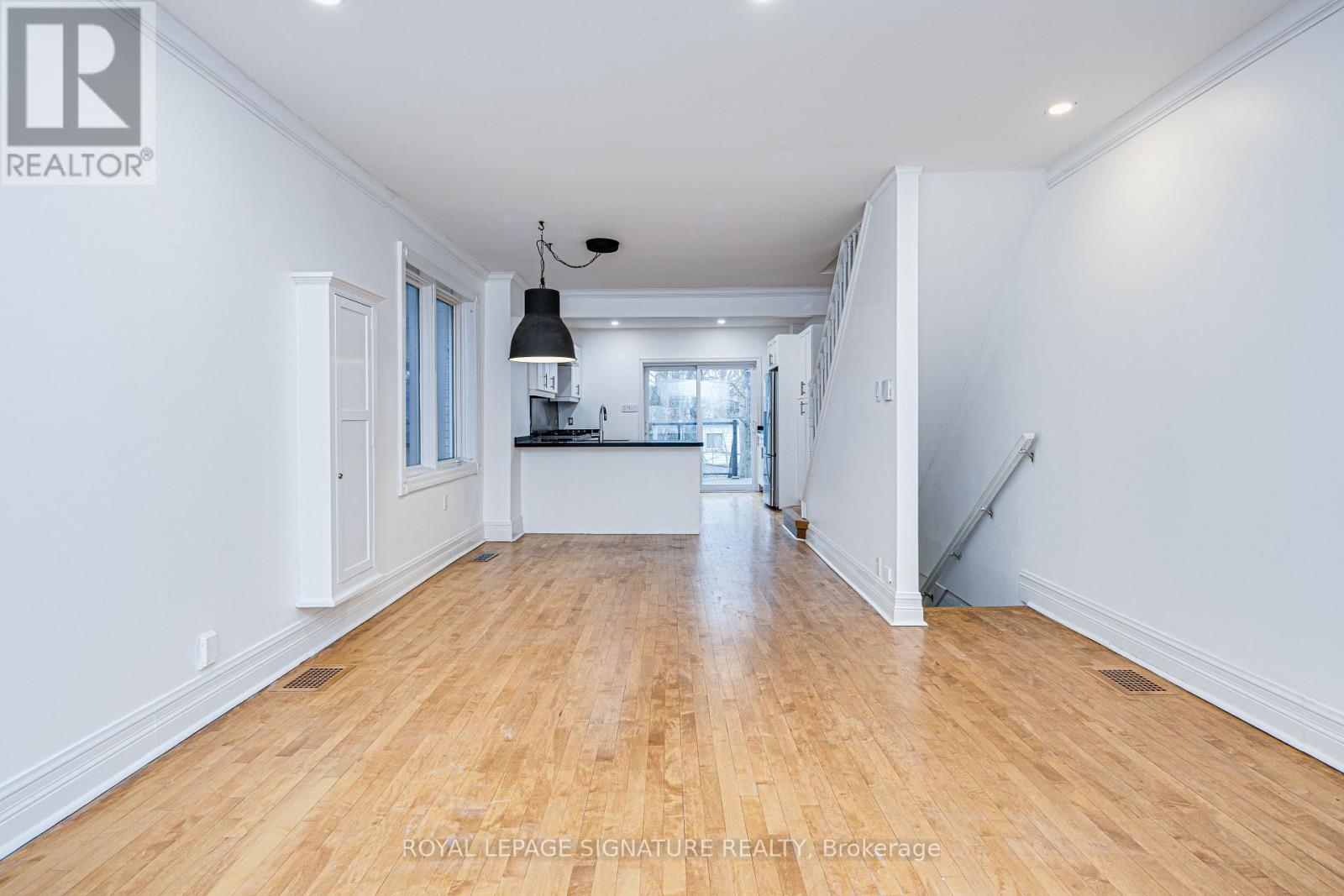 218 Lee Avenue, Toronto (The Beaches), Ontario  M4E 2P3 - Photo 13 - E12929642