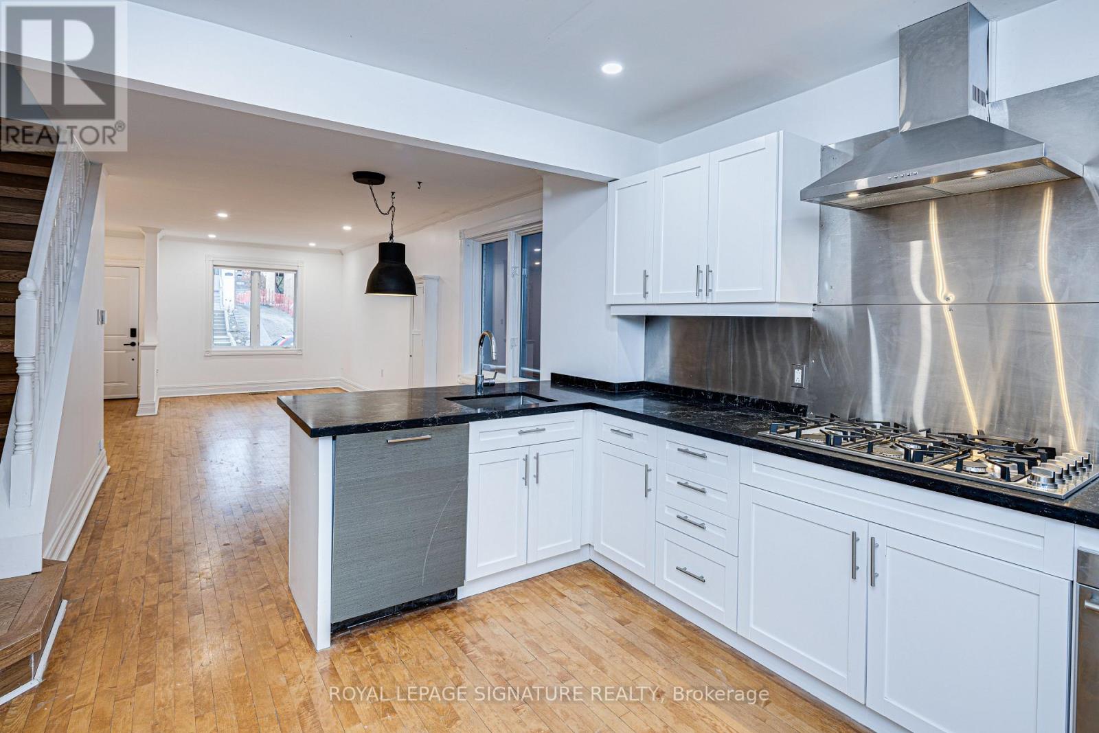 218 Lee Avenue, Toronto (The Beaches), Ontario  M4E 2P3 - Photo 20 - E12929642