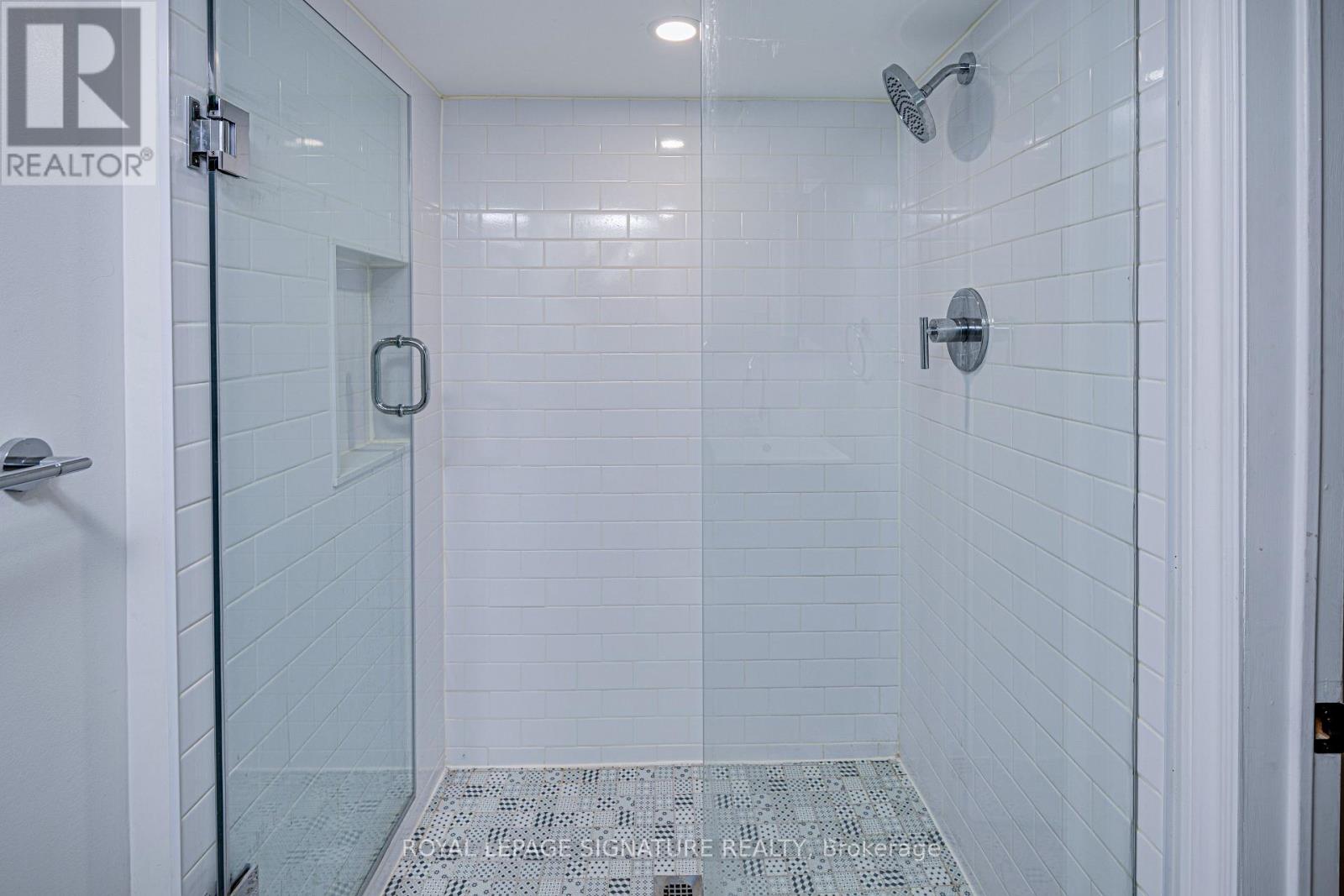 218 Lee Avenue, Toronto (The Beaches), Ontario  M4E 2P3 - Photo 27 - E12929642