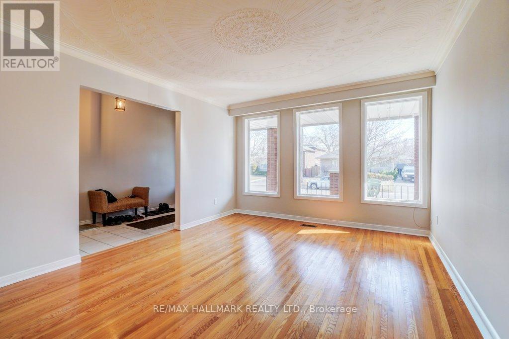 102 Rosemount Drive, Toronto, Ontario  M1K 2X3 - Photo 9 - E12929690