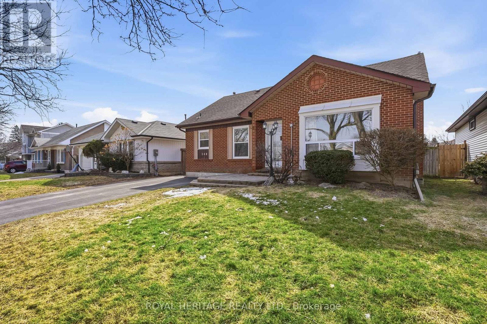 148 Guthrie Crescent, Whitby (Lynde Creek), Ontario  L1P 1A8 - Photo 3 - E12929808