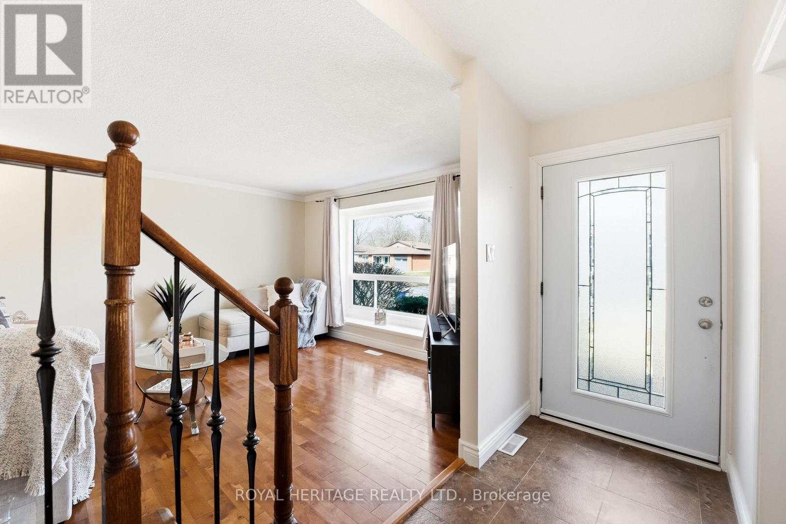 148 Guthrie Crescent, Whitby (Lynde Creek), Ontario  L1P 1A8 - Photo 5 - E12929808